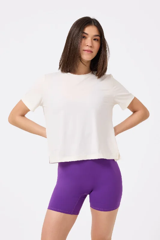 Workit Crop Tee in Sugar Swizzle Front Pockets Side Pockets Patch Pockets