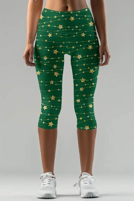 Luxe-Berry Green Ellie Star Print Holiday Yoga Capri Leggings - Women Stylish Patterned Active Leggings